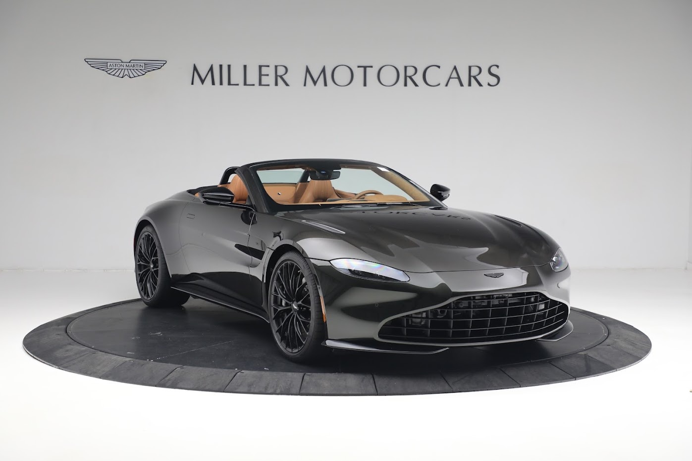 New 2023 Aston Martin Vantage V8 | St. Petersburg, FL