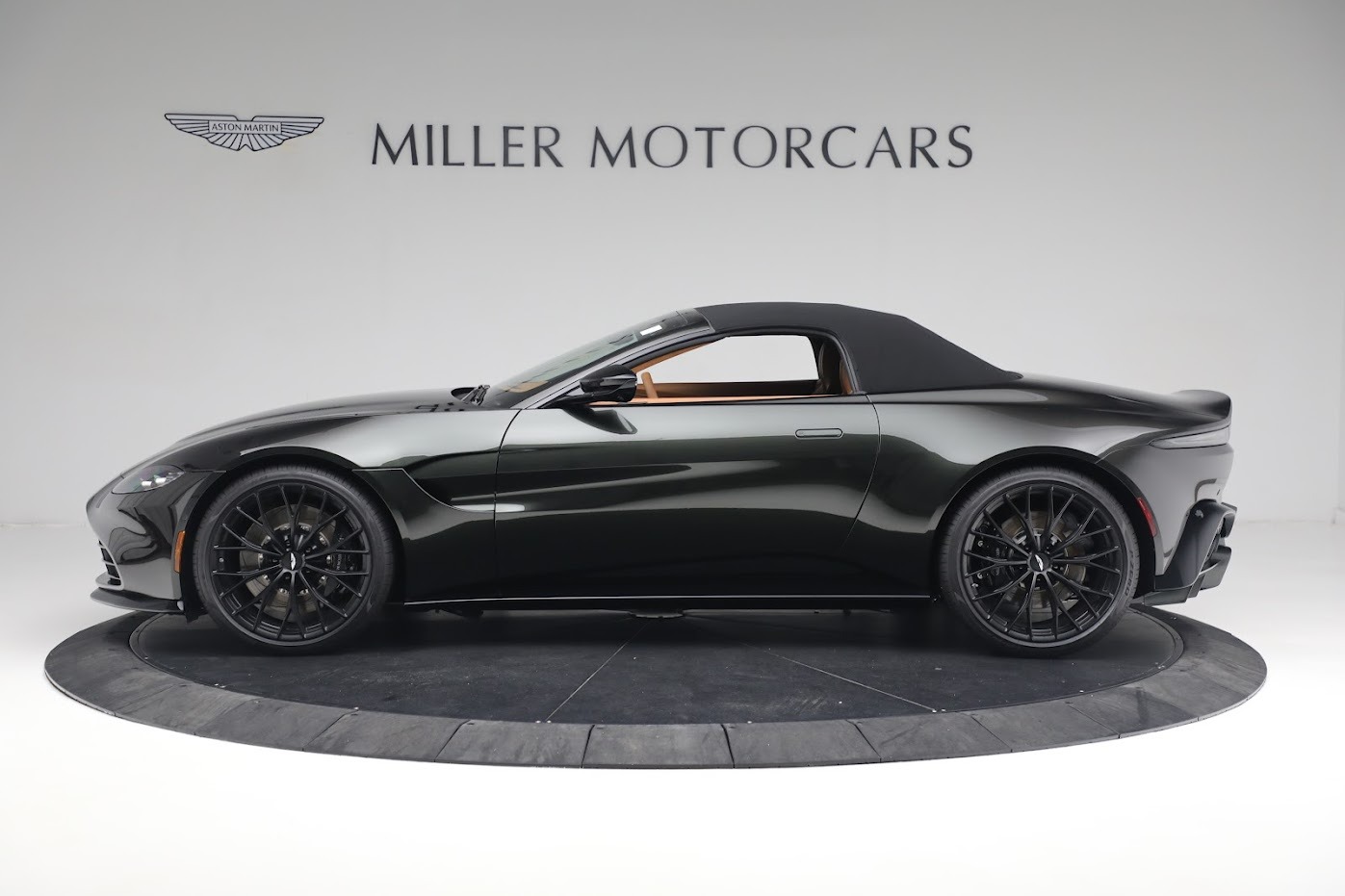 New 2023 Aston Martin Vantage V8 | St. Petersburg, FL