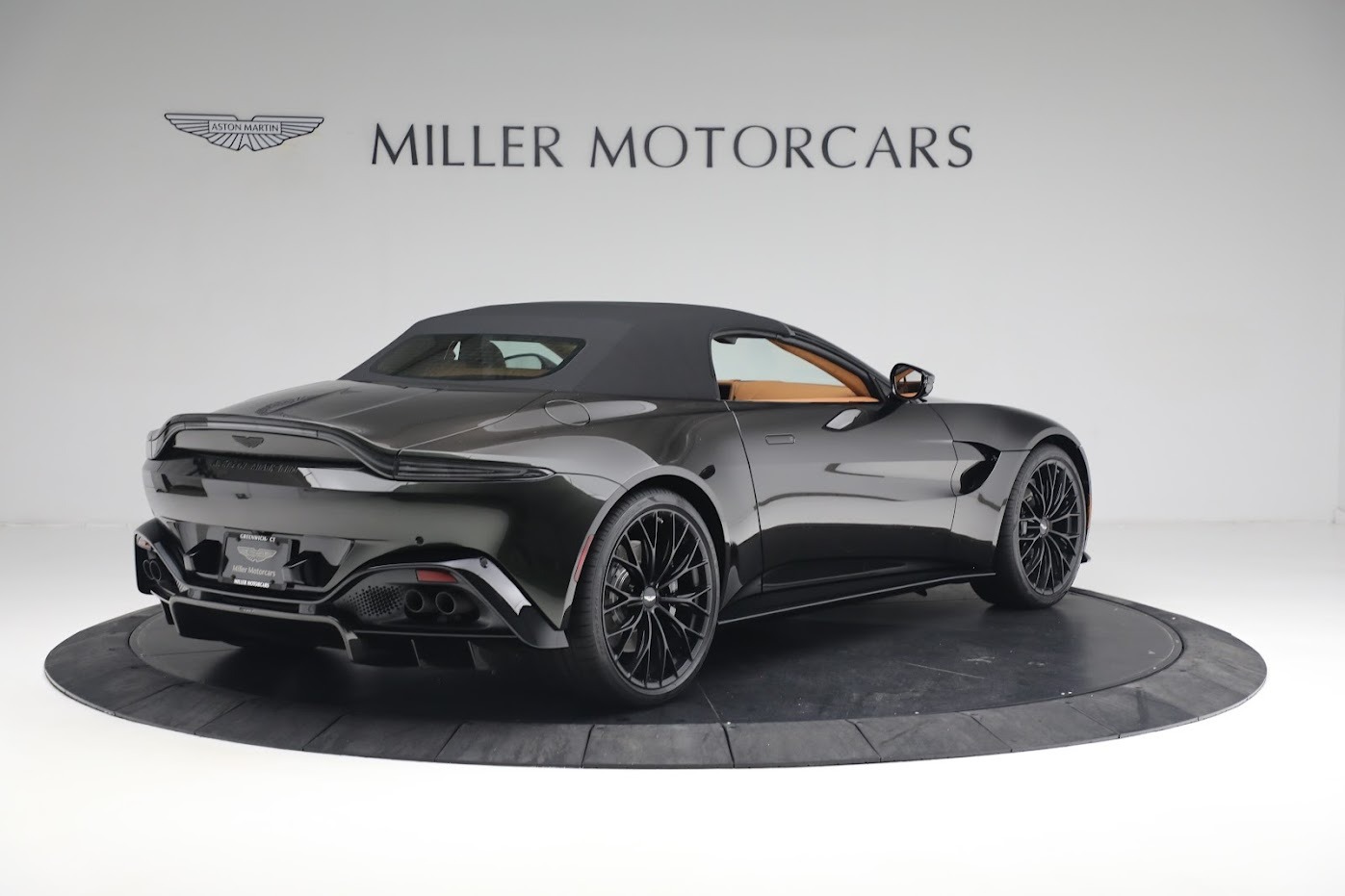 New 2023 Aston Martin Vantage V8 | St. Petersburg, FL