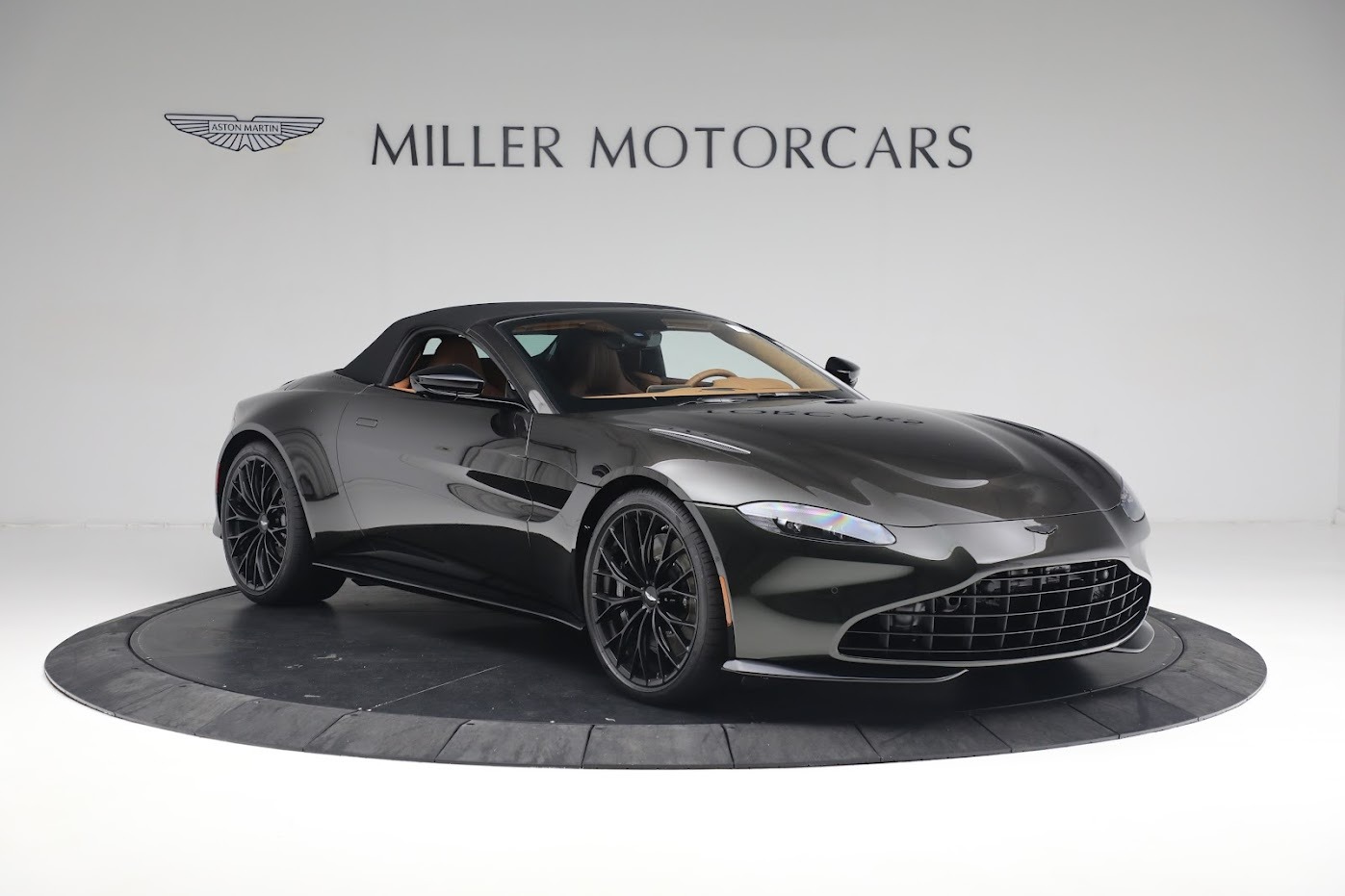 New 2023 Aston Martin Vantage V8 | St. Petersburg, FL