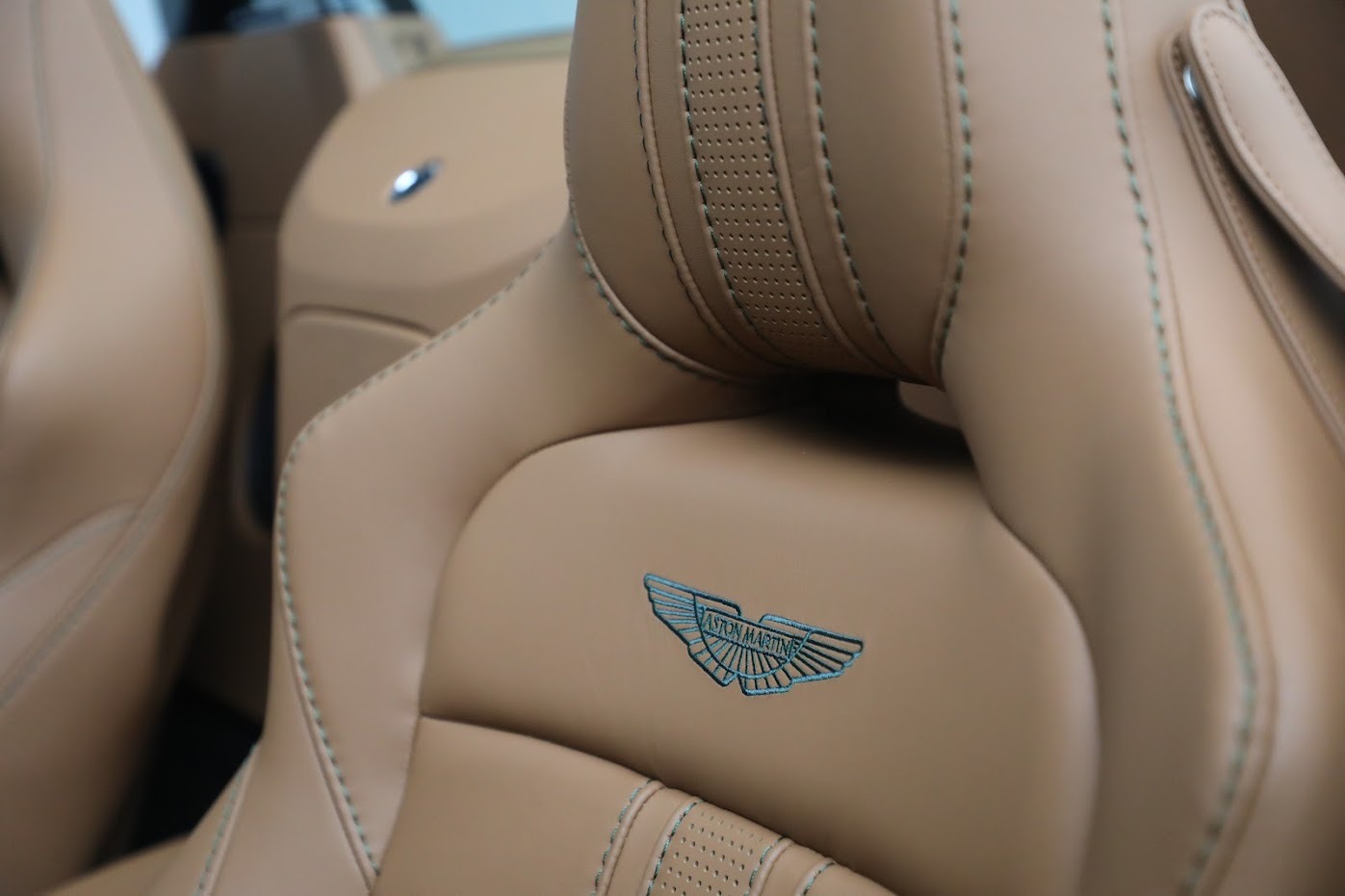 New 2023 Aston Martin Vantage V8 | St. Petersburg, FL