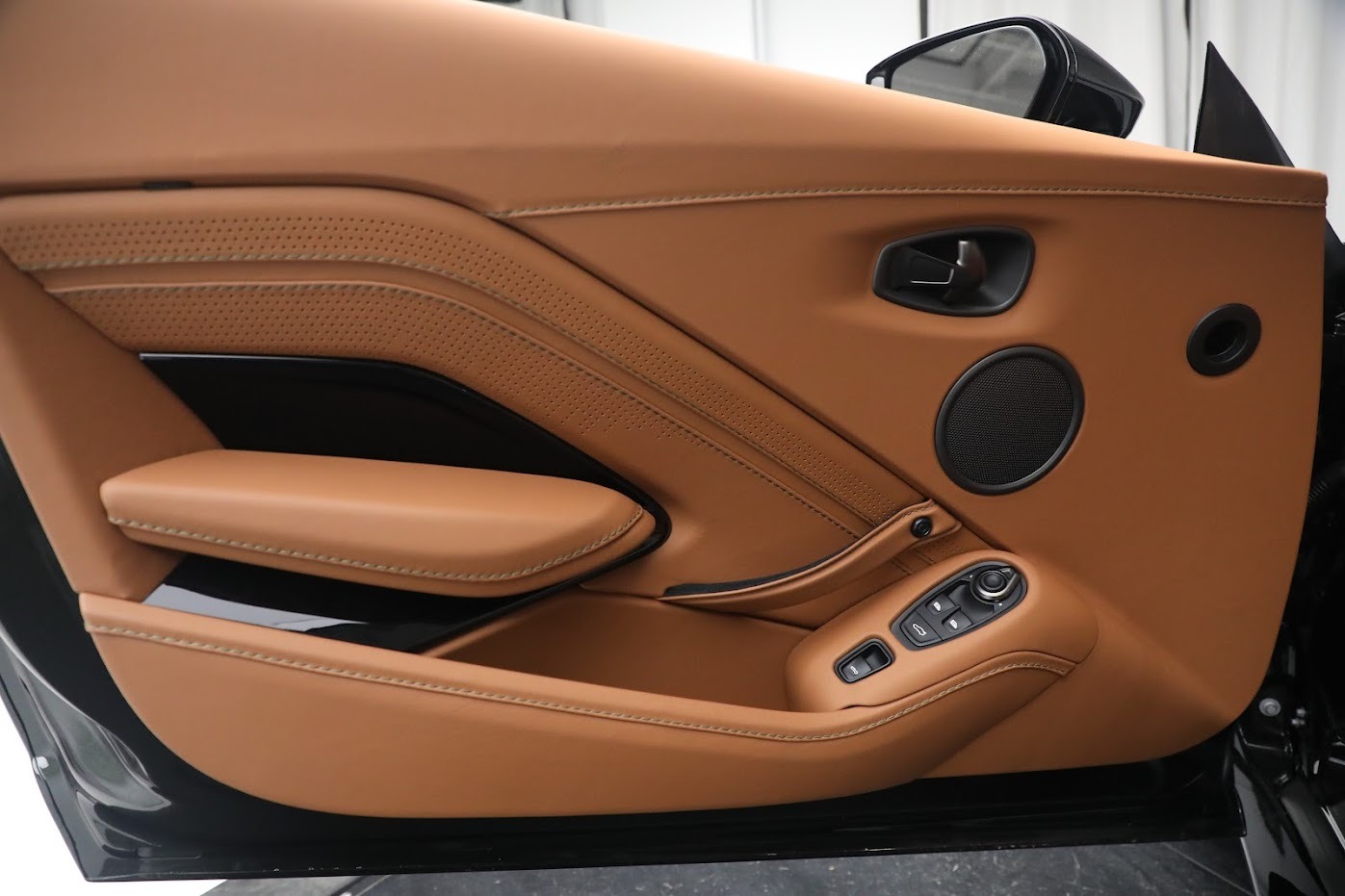 New 2023 Aston Martin Vantage V8 | St. Petersburg, FL