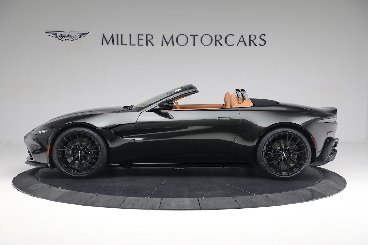 New 2023 Aston Martin Vantage V8 | St. Petersburg, FL