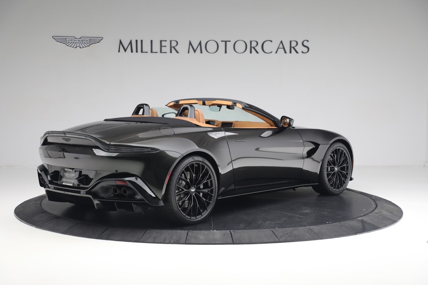 New 2023 Aston Martin Vantage V8 | St. Petersburg, FL