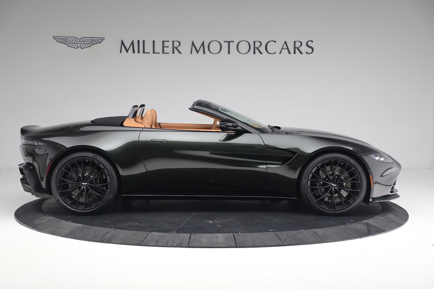 New 2023 Aston Martin Vantage V8 | St. Petersburg, FL