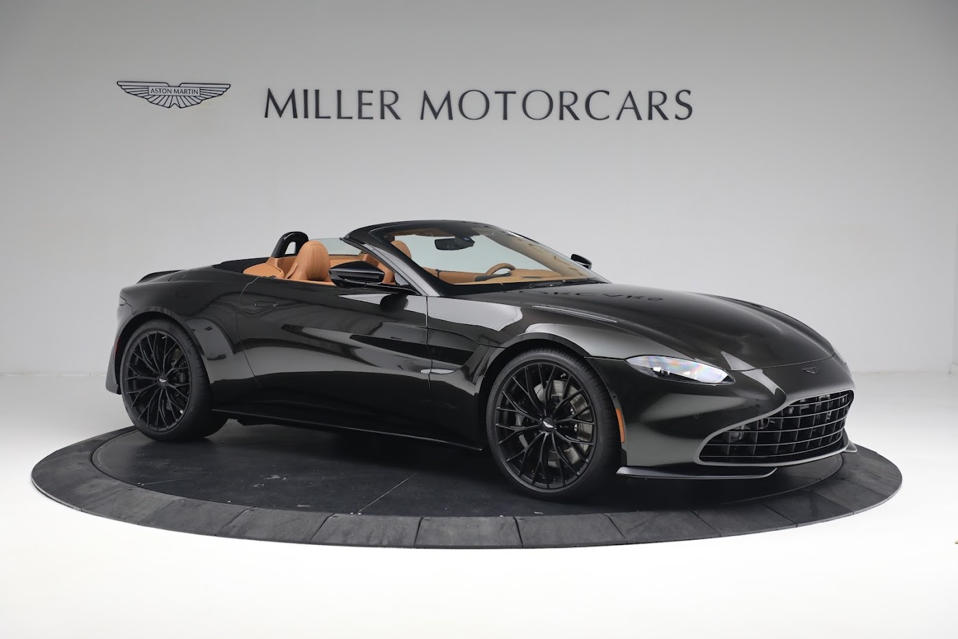 New 2023 Aston Martin Vantage V8 | St. Petersburg, FL