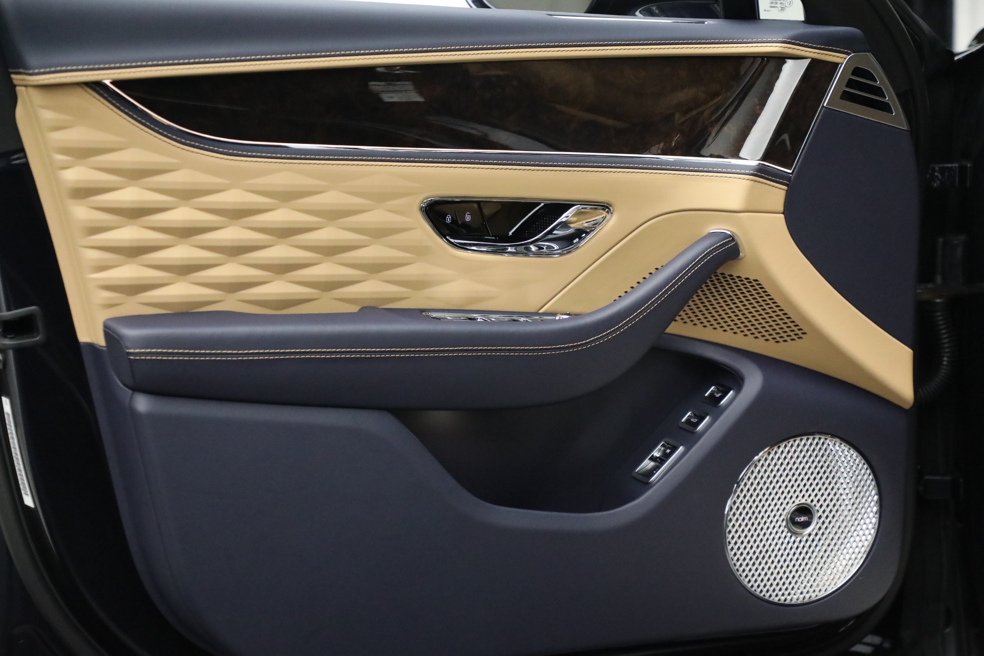 New 2024 Bentley Flying Spur Hybrid Azure | St. Petersburg, FL