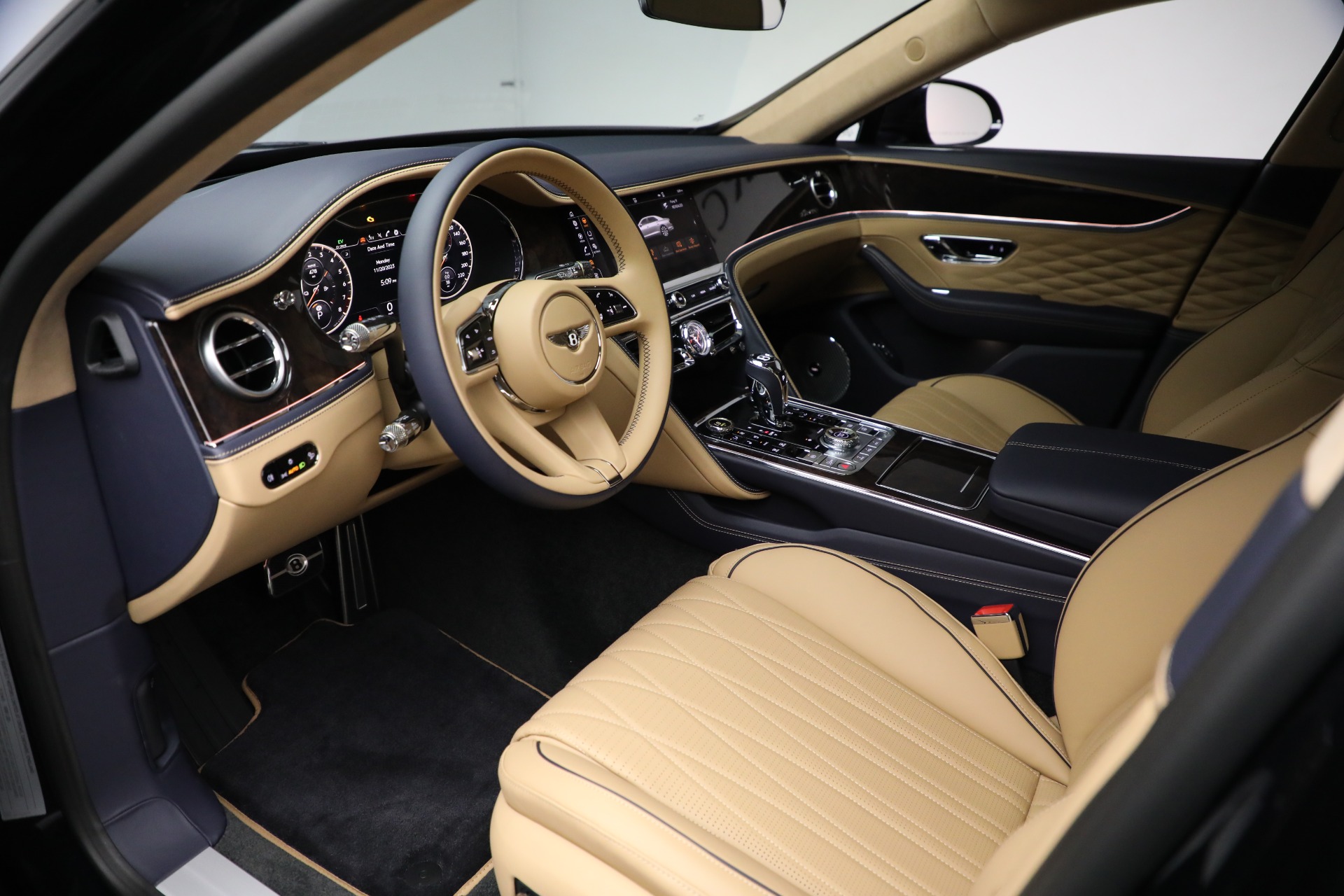 New 2024 Bentley Flying Spur Hybrid Azure | St. Petersburg, FL