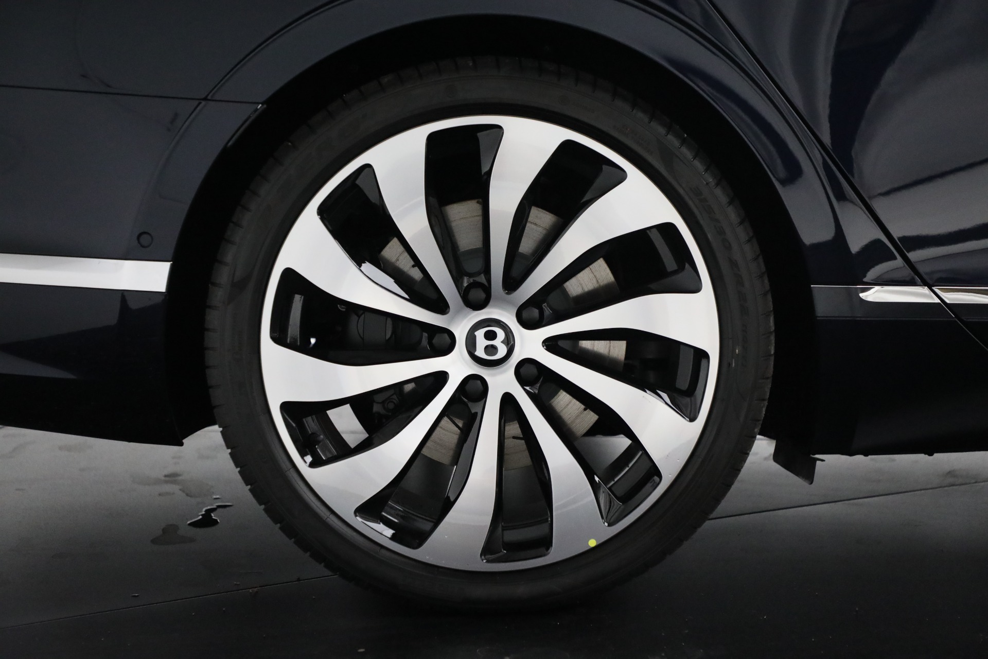 New 2024 Bentley Flying Spur Hybrid Azure | St. Petersburg, FL