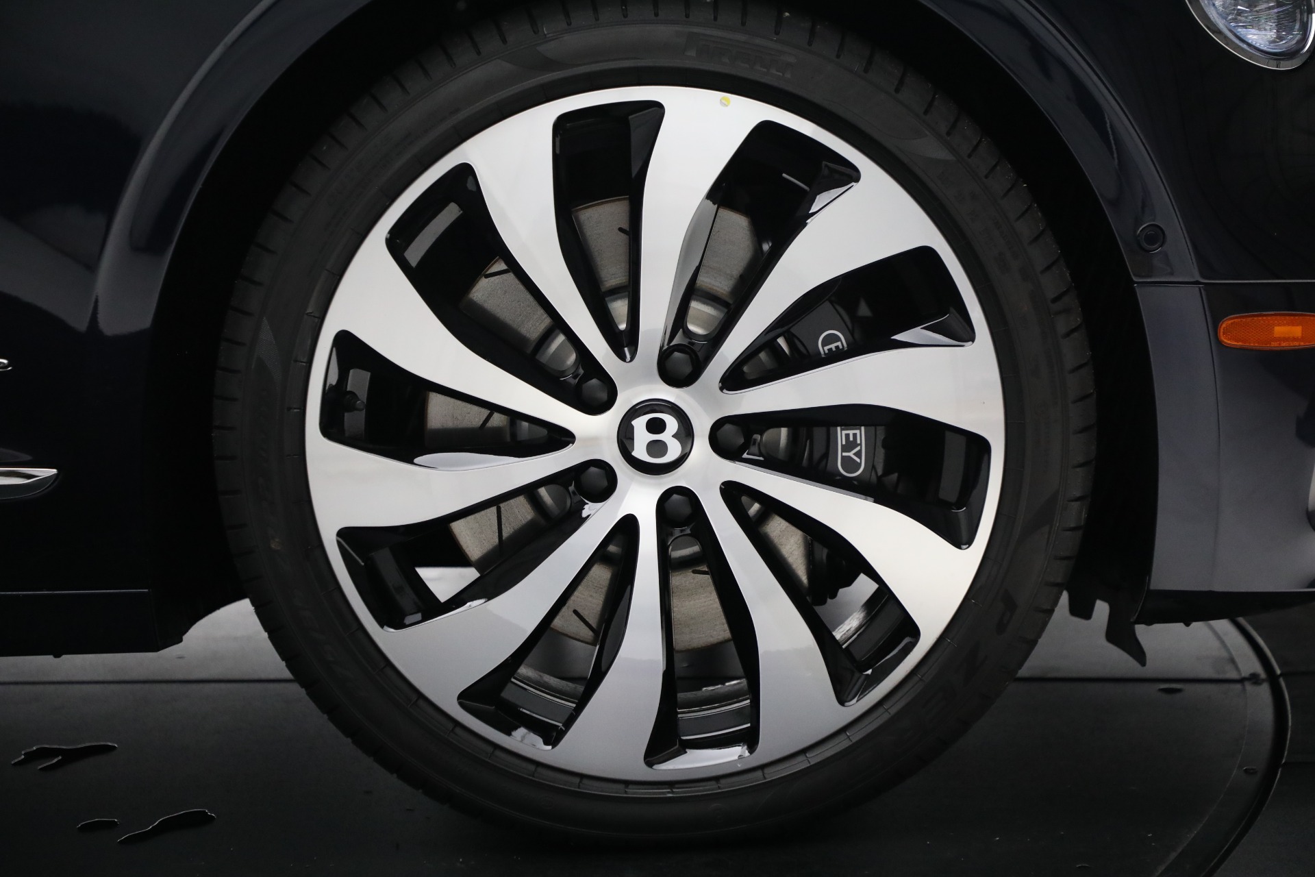 New 2024 Bentley Flying Spur Hybrid Azure | St. Petersburg, FL
