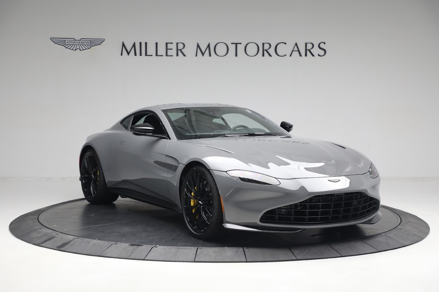 New 2023 Aston Martin Vantage V8 | St. Petersburg, FL