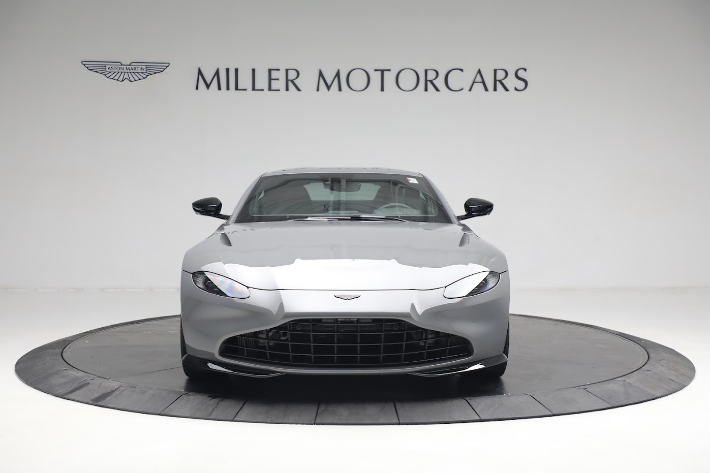 New 2023 Aston Martin Vantage V8 | St. Petersburg, FL