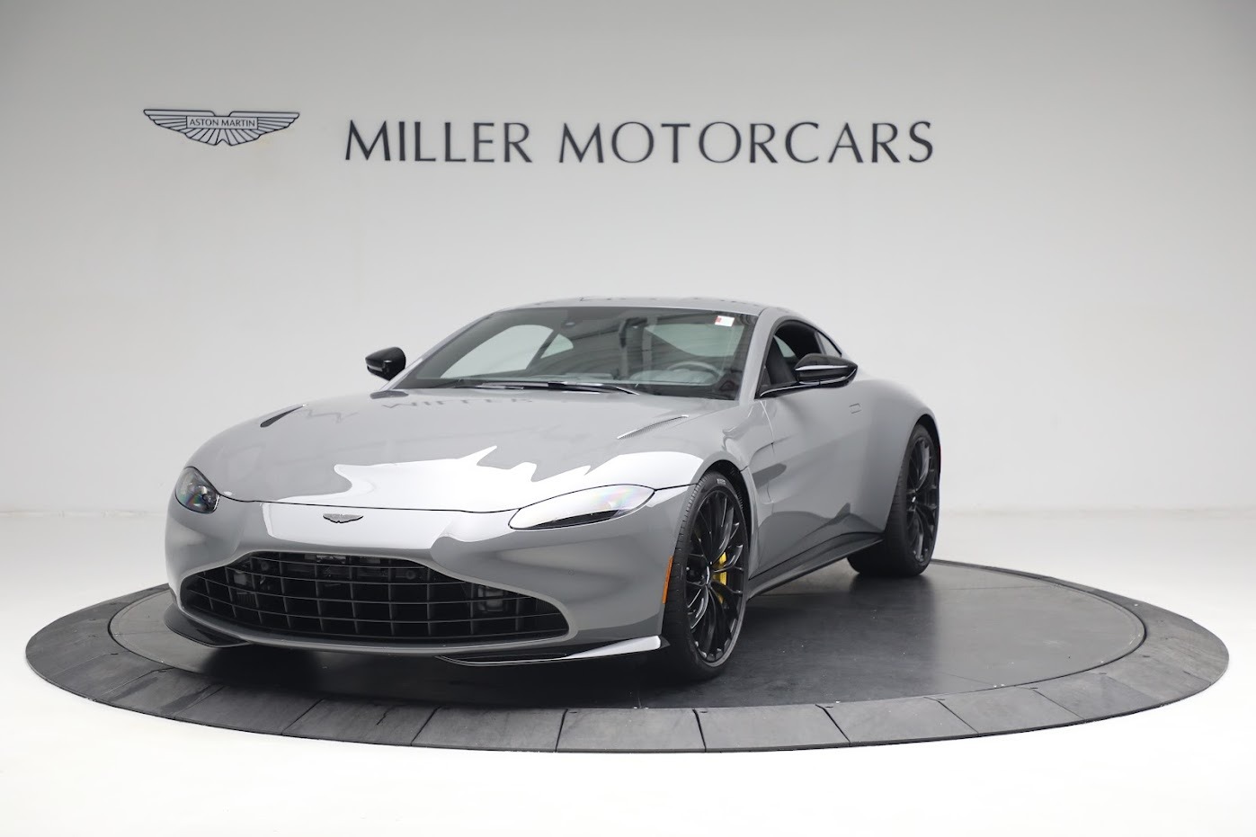 New 2023 Aston Martin Vantage V8 | St. Petersburg, FL