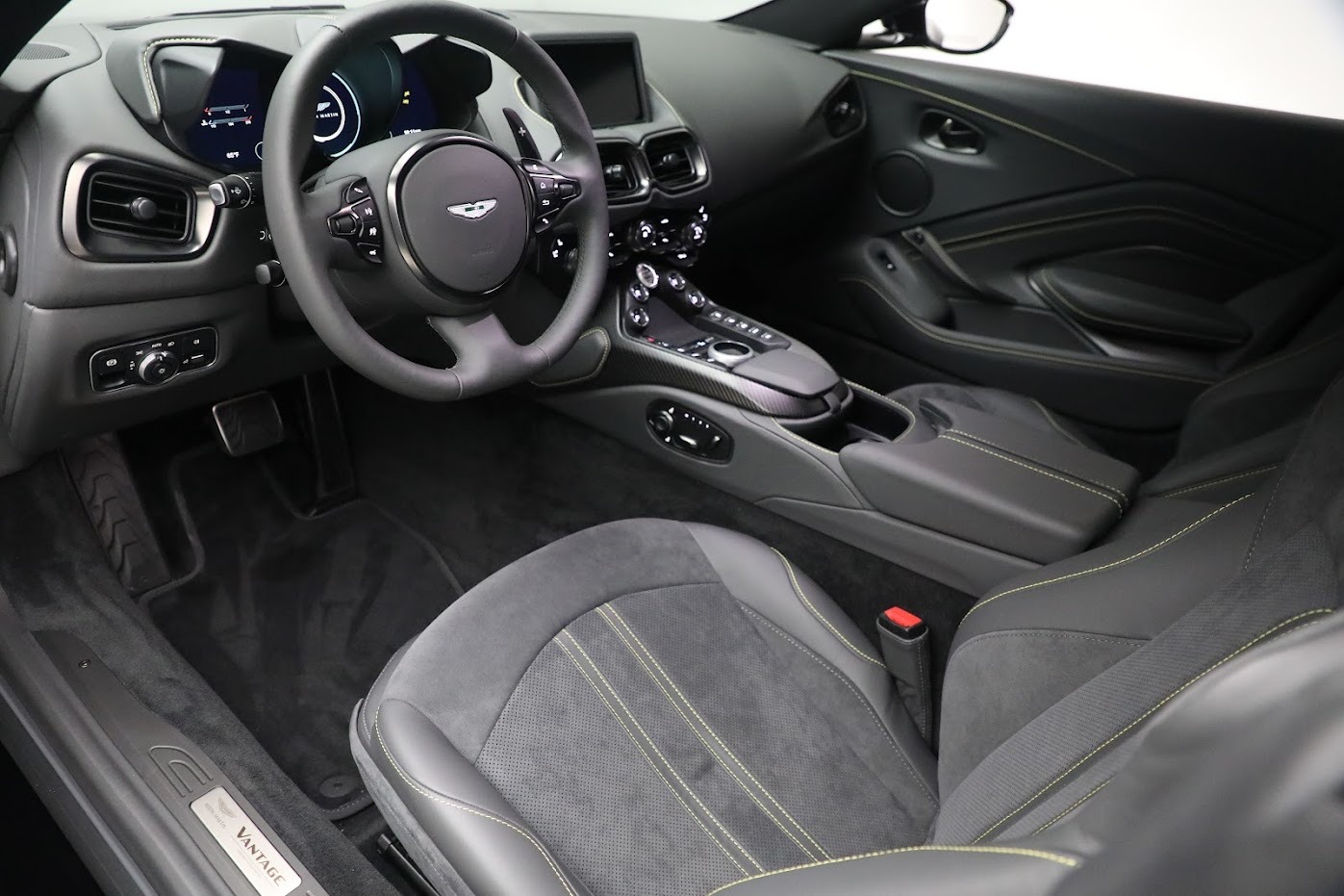 New 2023 Aston Martin Vantage V8 | St. Petersburg, FL
