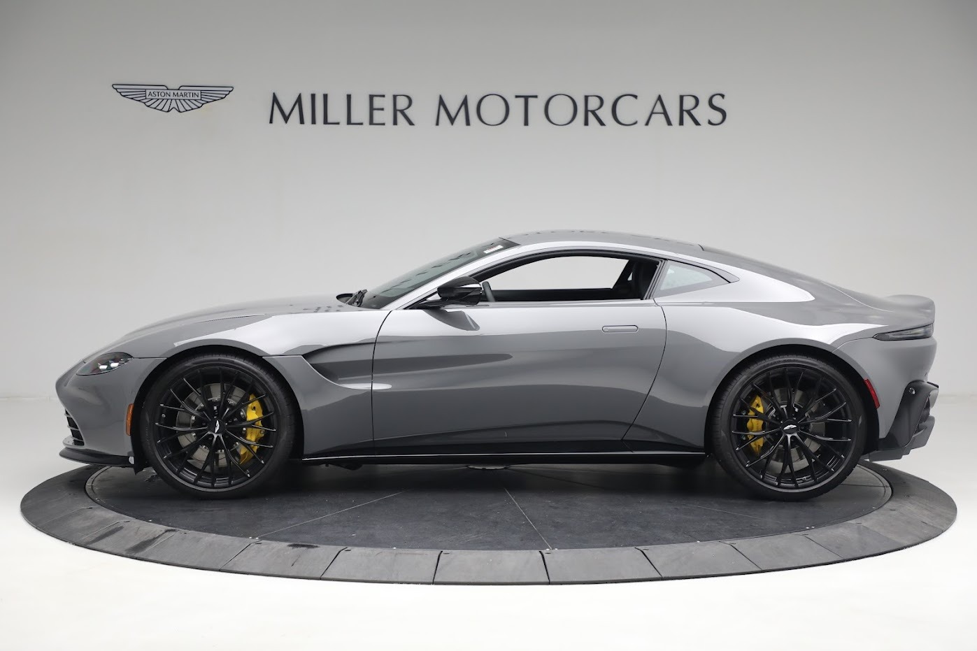 New 2023 Aston Martin Vantage V8 | St. Petersburg, FL