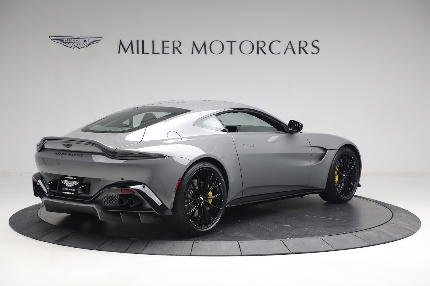New 2023 Aston Martin Vantage V8 | St. Petersburg, FL