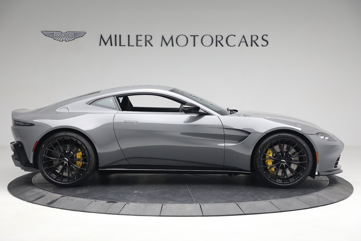 New 2023 Aston Martin Vantage V8 | St. Petersburg, FL