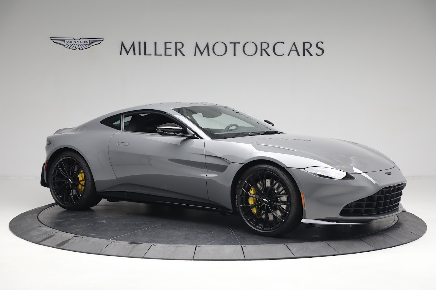New 2023 Aston Martin Vantage V8 | St. Petersburg, FL