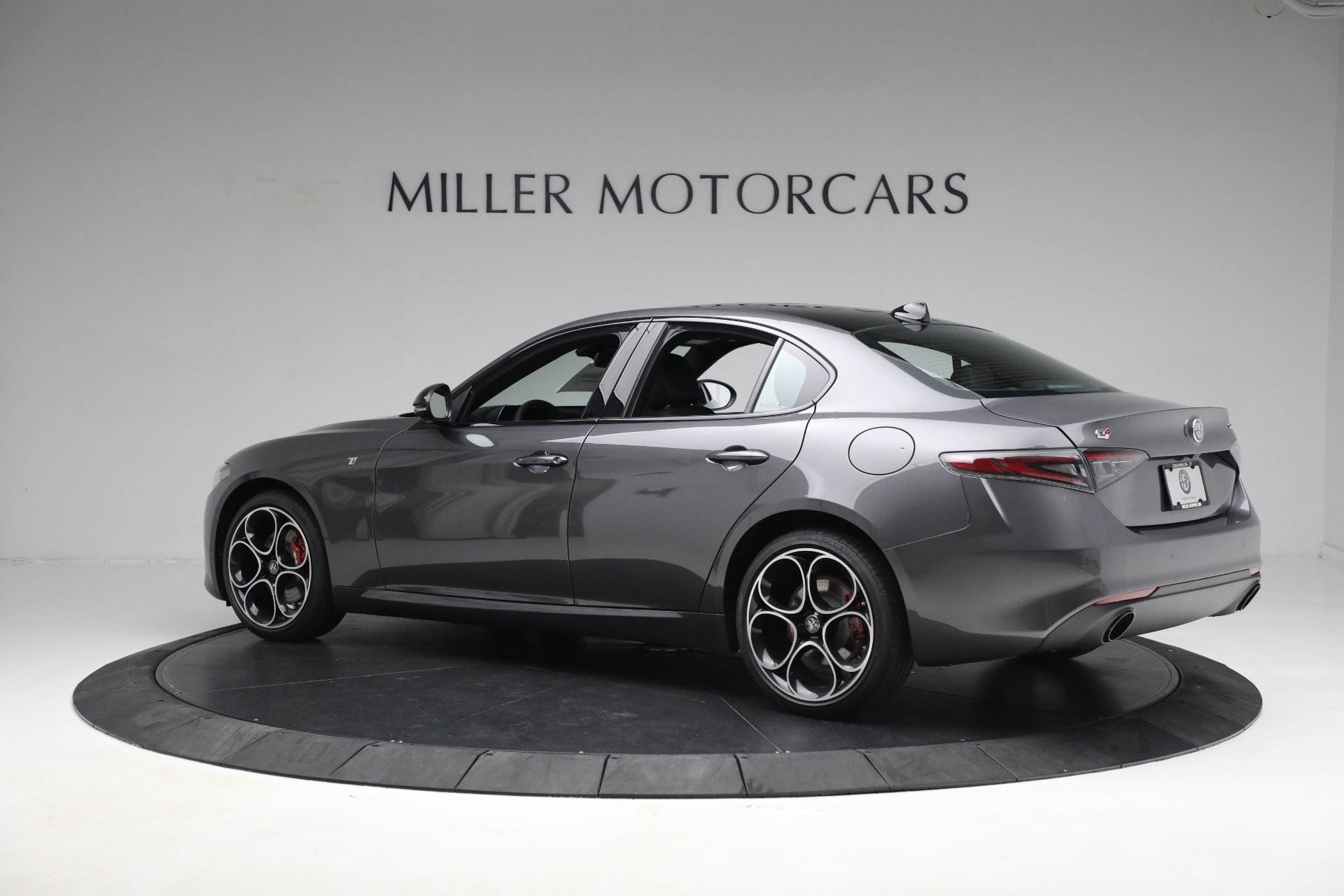 New 2024 Alfa Romeo Giulia Ti | St. Petersburg, FL