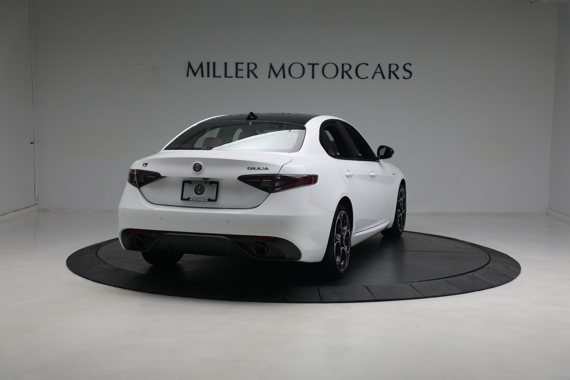 New 2024 Alfa Romeo Giulia Ti | St. Petersburg, FL