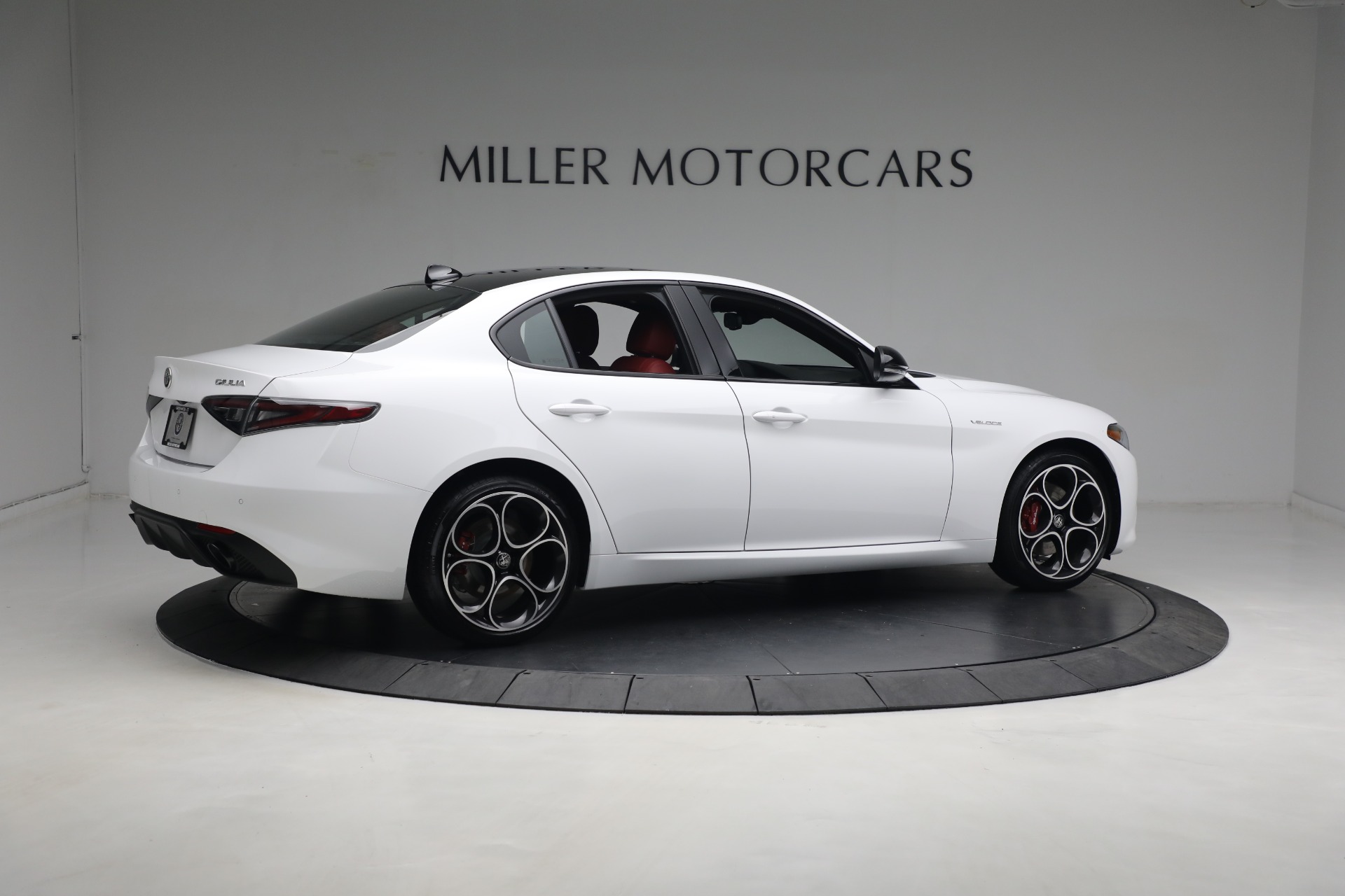New 2024 Alfa Romeo Giulia Ti | St. Petersburg, FL