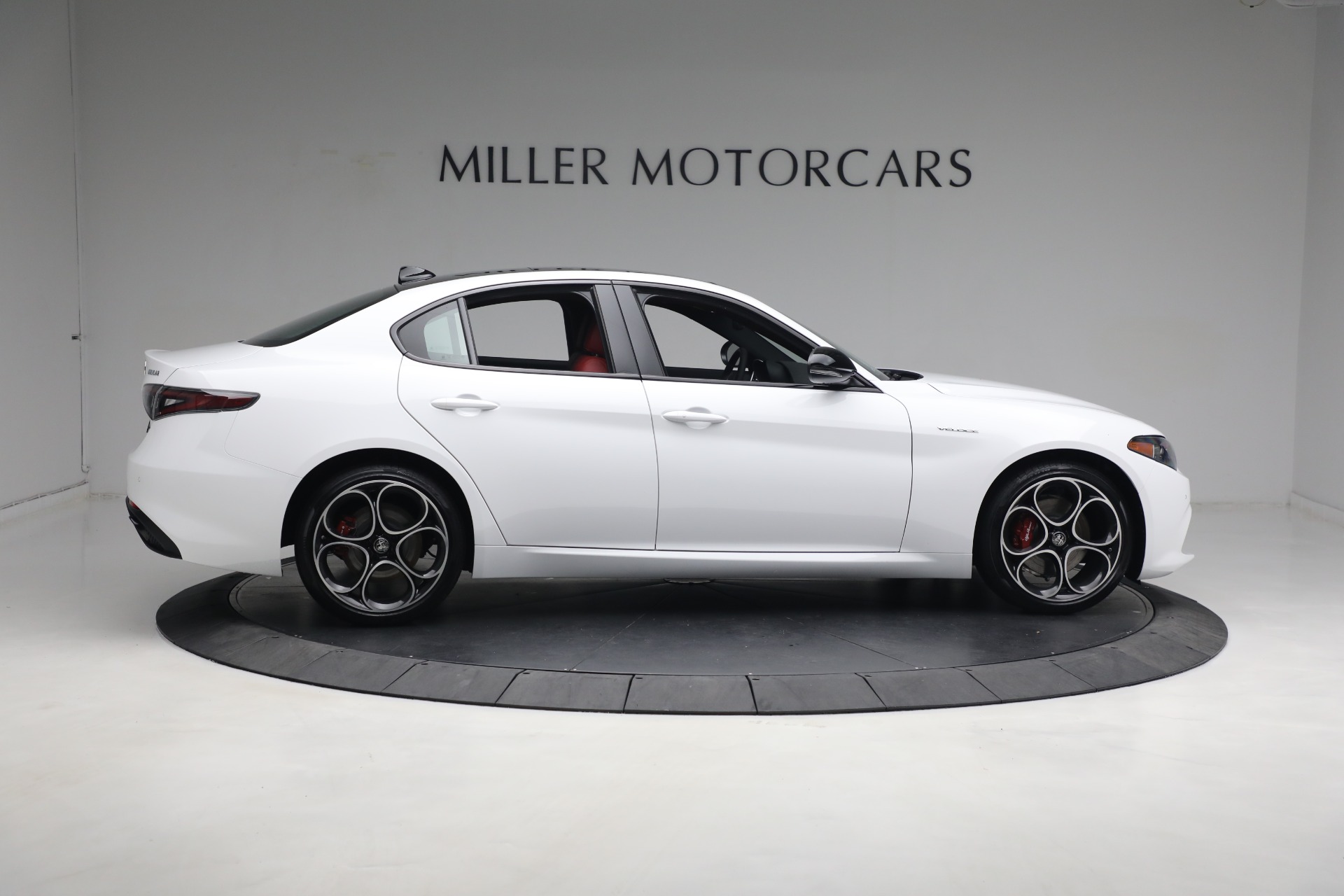 New 2024 Alfa Romeo Giulia Ti | St. Petersburg, FL