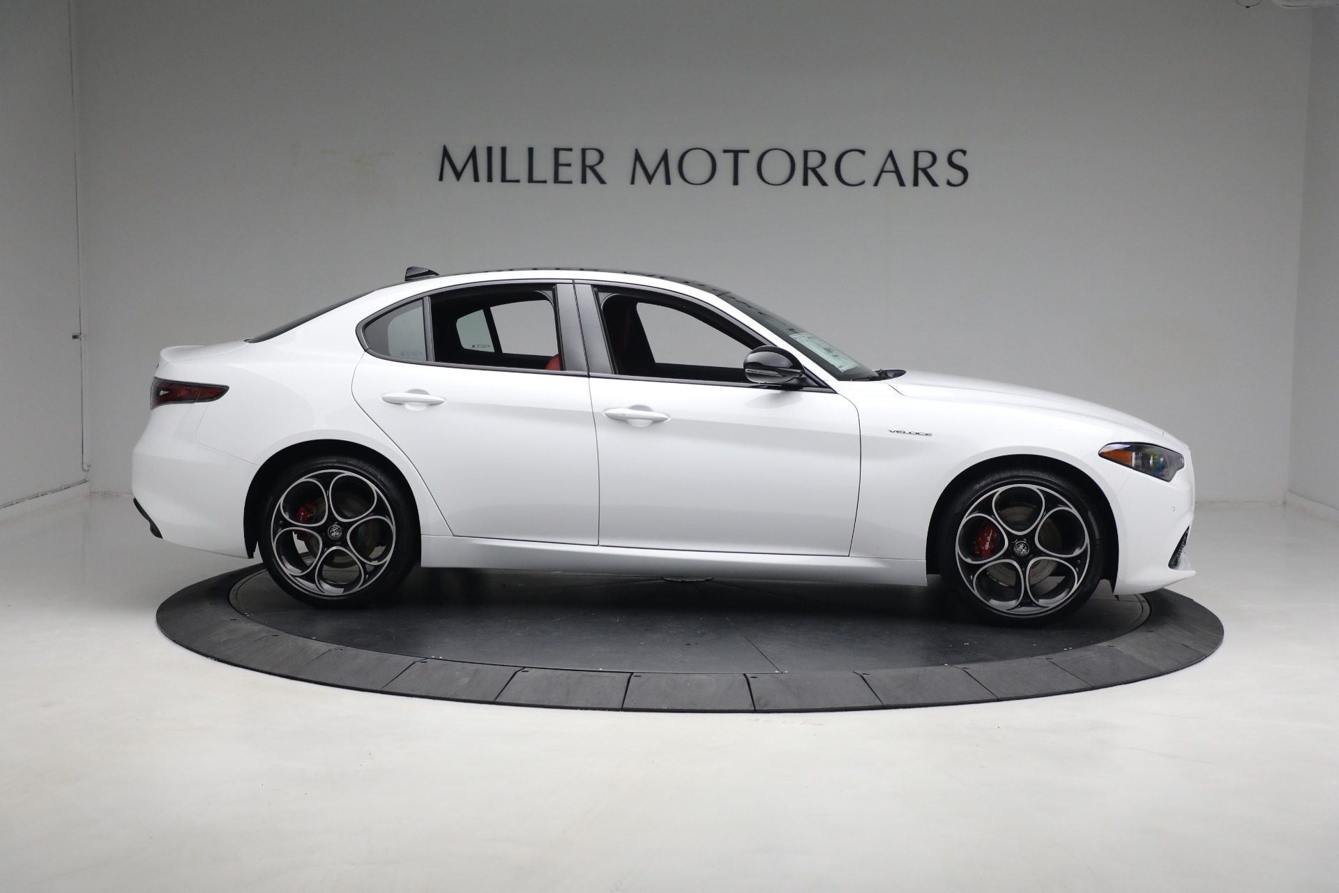 New 2024 Alfa Romeo Giulia Ti | St. Petersburg, FL