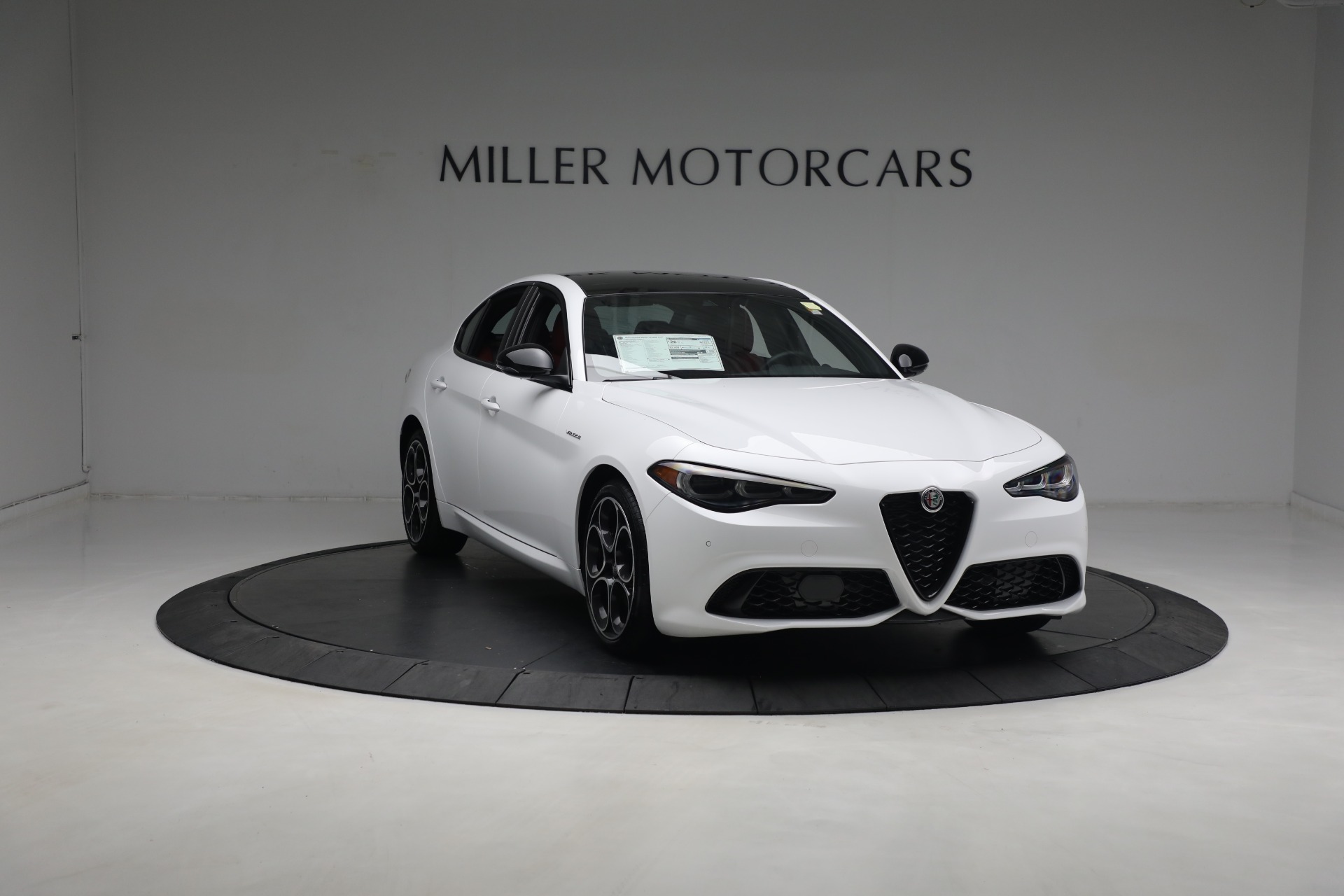 New 2024 Alfa Romeo Giulia Ti | St. Petersburg, FL