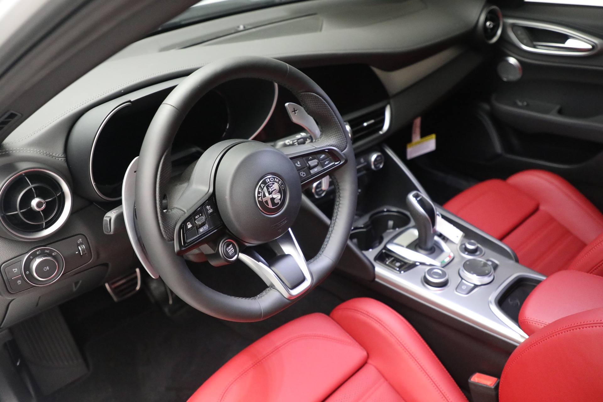 New 2024 Alfa Romeo Giulia Ti | St. Petersburg, FL