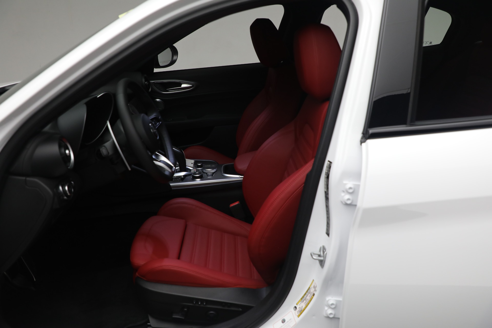 New 2024 Alfa Romeo Giulia Ti | St. Petersburg, FL