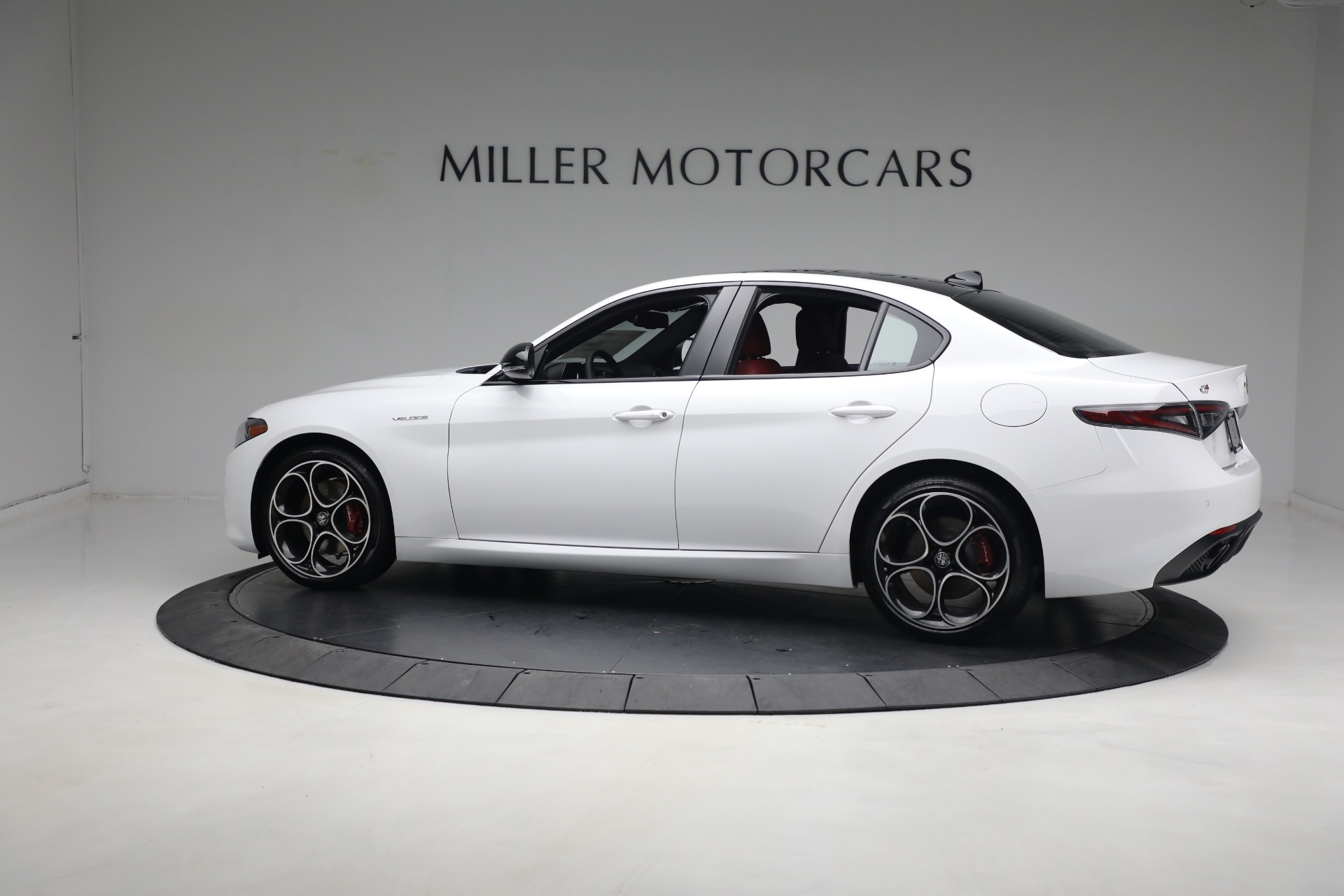 New 2024 Alfa Romeo Giulia Ti | St. Petersburg, FL