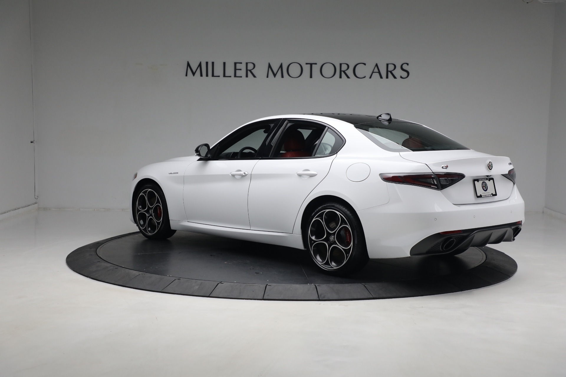 New 2024 Alfa Romeo Giulia Ti | St. Petersburg, FL
