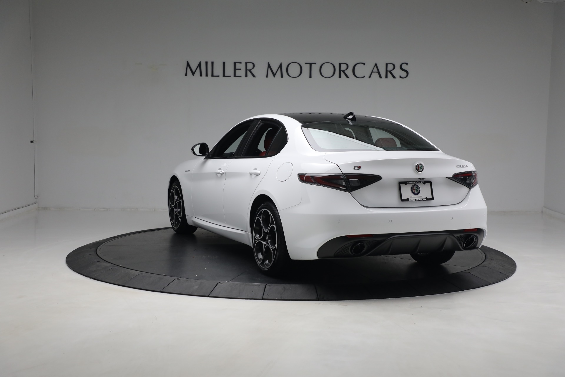 New 2024 Alfa Romeo Giulia Ti | St. Petersburg, FL
