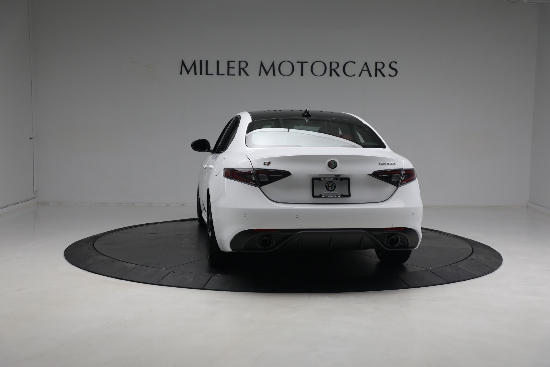 New 2024 Alfa Romeo Giulia Ti | St. Petersburg, FL