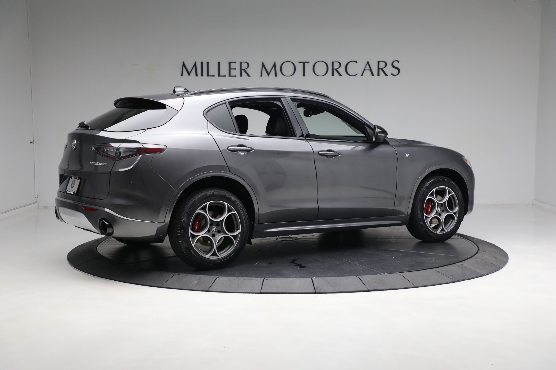 New 2024 Alfa Romeo Stelvio Ti | St. Petersburg, FL