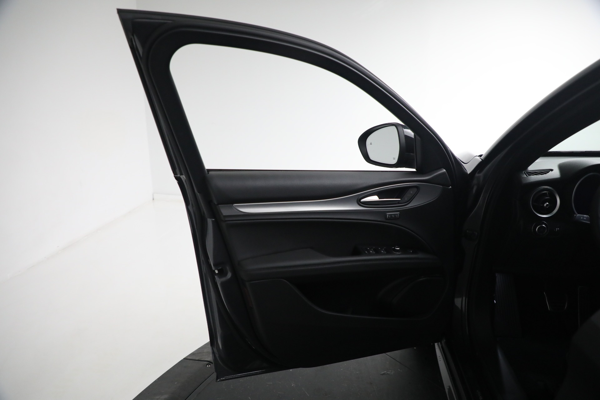 New 2024 Alfa Romeo Stelvio Ti | St. Petersburg, FL