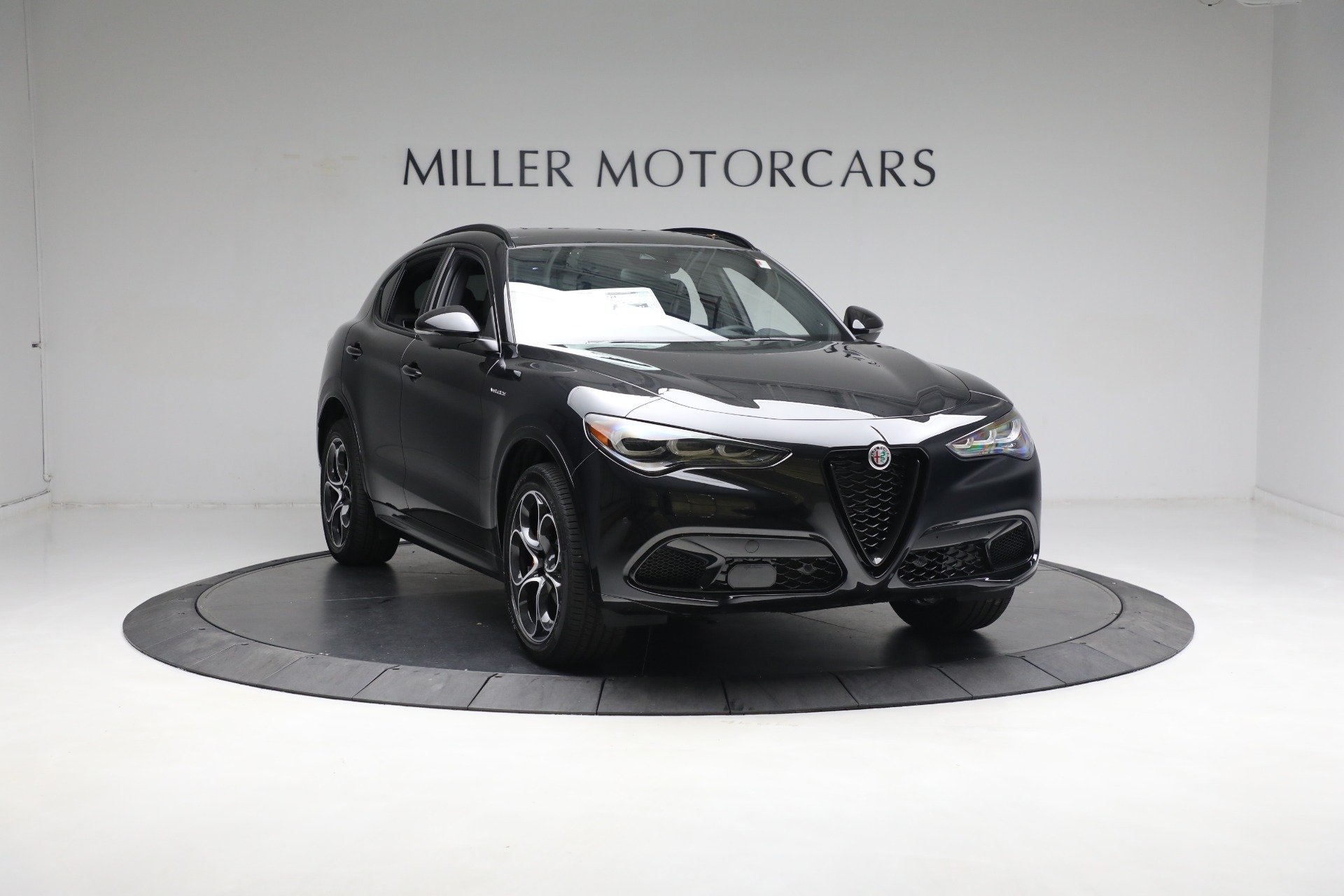 New 2024 Alfa Romeo Stelvio Veloce | St. Petersburg, FL