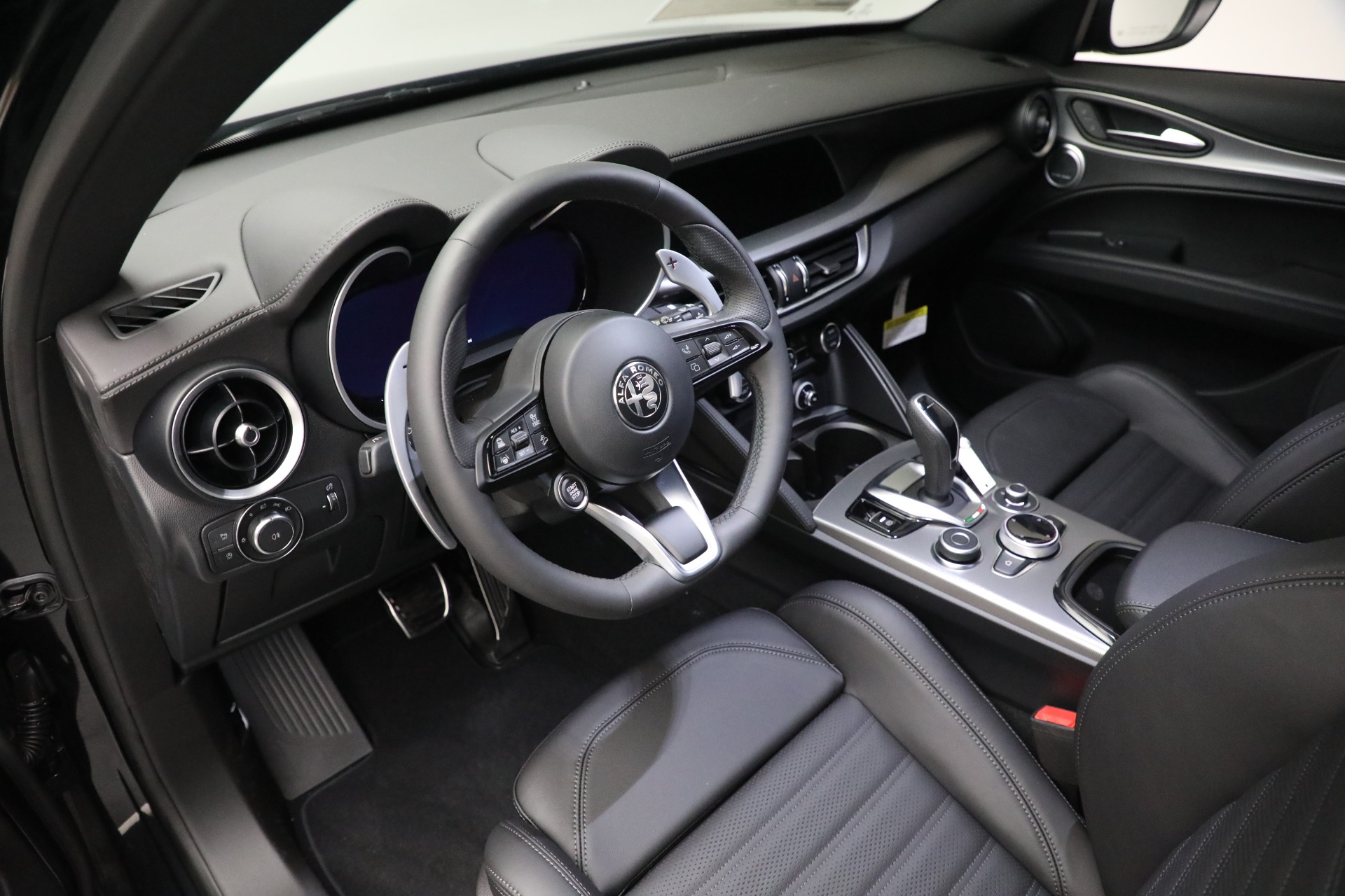 New 2024 Alfa Romeo Stelvio Veloce | St. Petersburg, FL