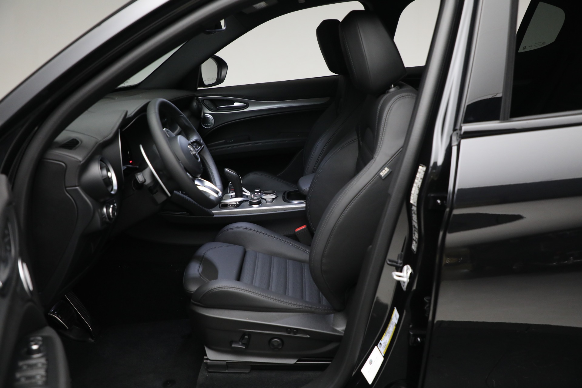 New 2024 Alfa Romeo Stelvio Veloce | St. Petersburg, FL