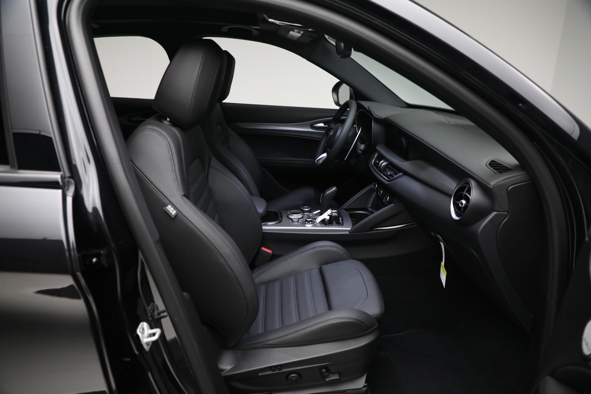 New 2024 Alfa Romeo Stelvio Veloce | St. Petersburg, FL