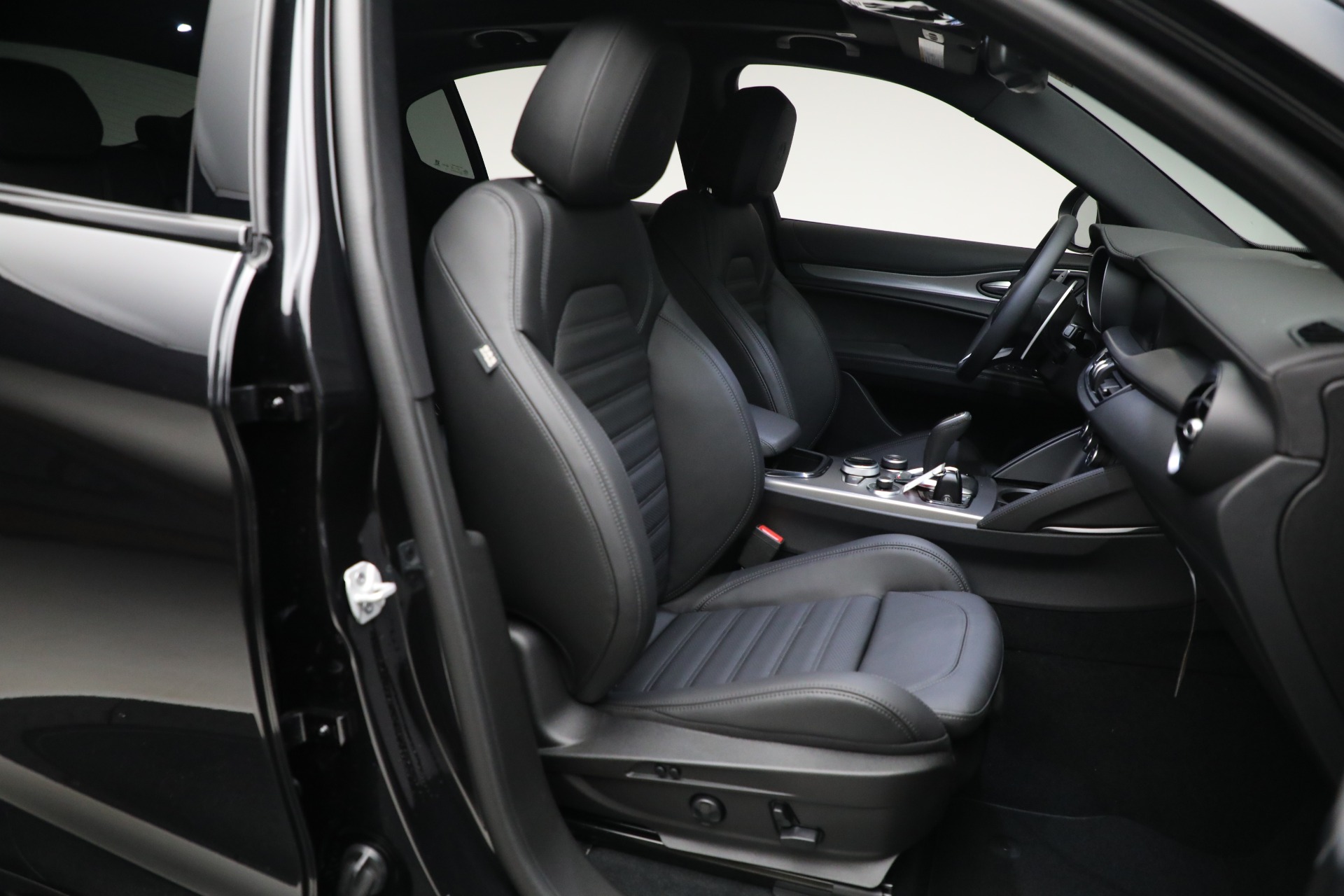 New 2024 Alfa Romeo Stelvio Veloce | St. Petersburg, FL