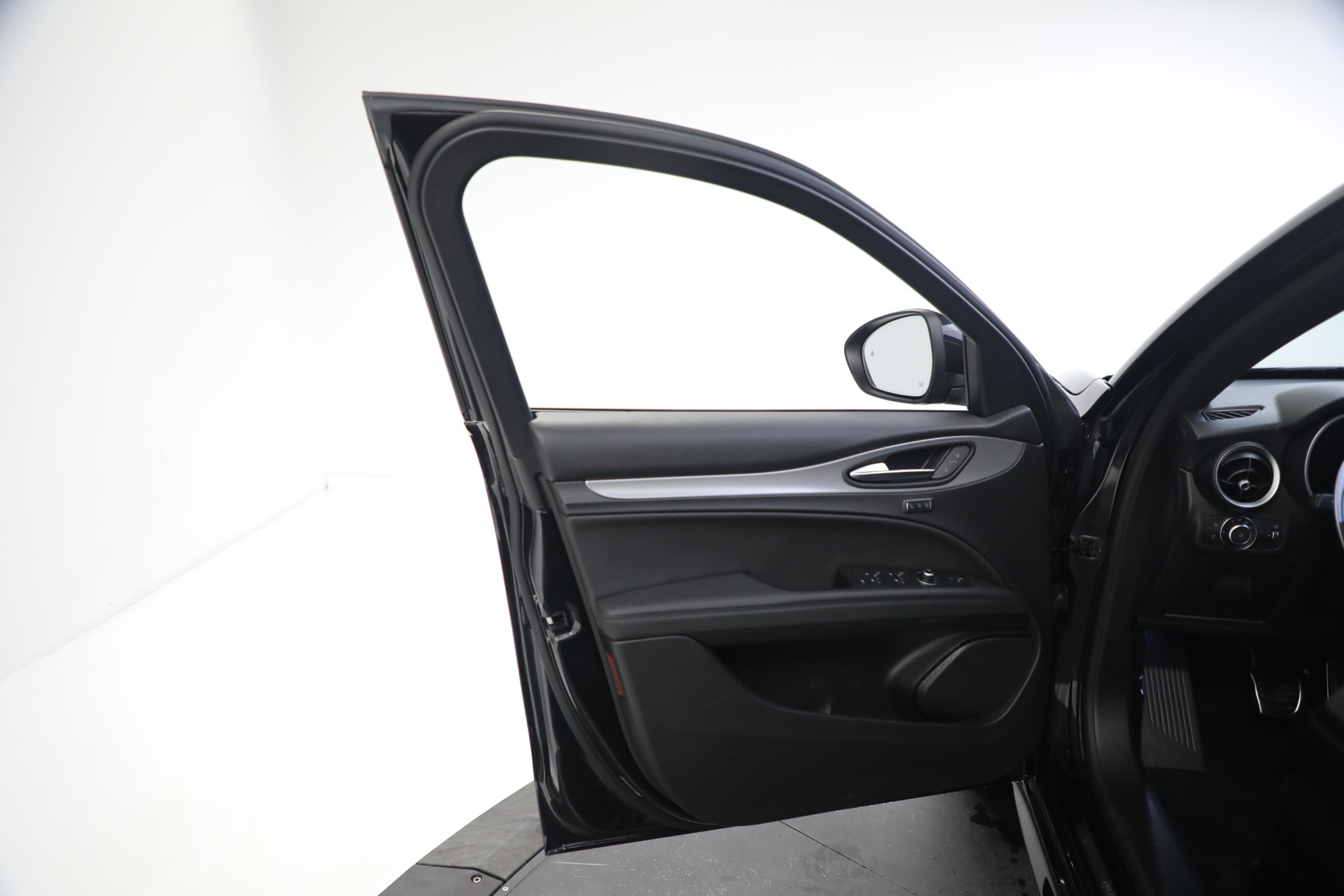 New 2024 Alfa Romeo Stelvio Veloce | St. Petersburg, FL
