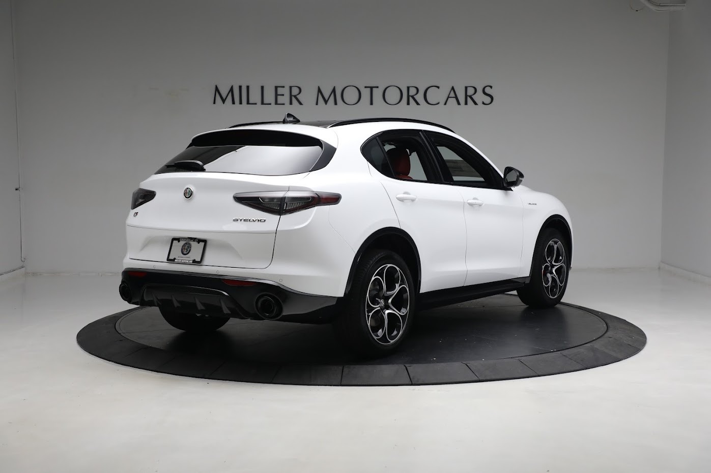 New 2024 Alfa Romeo Stelvio Veloce | St. Petersburg, FL