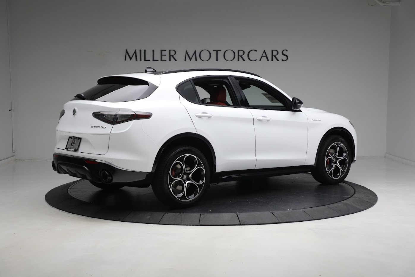 New 2024 Alfa Romeo Stelvio Veloce | St. Petersburg, FL