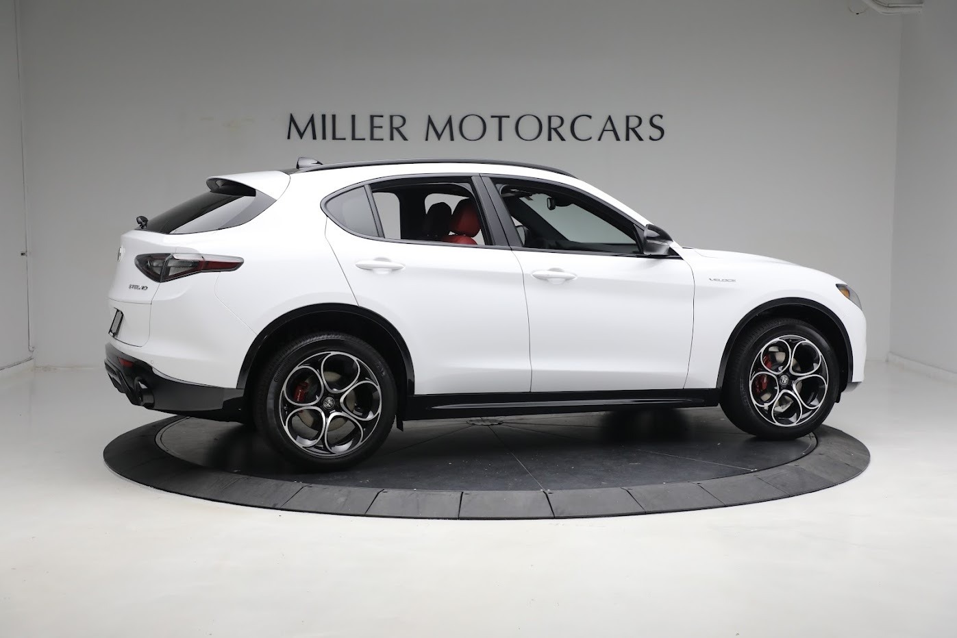 New 2024 Alfa Romeo Stelvio Veloce | St. Petersburg, FL