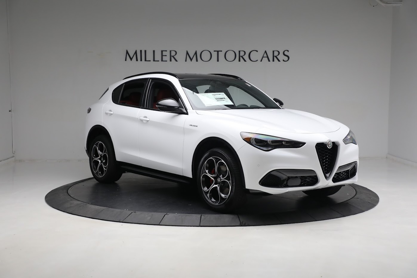 New 2024 Alfa Romeo Stelvio Veloce | St. Petersburg, FL