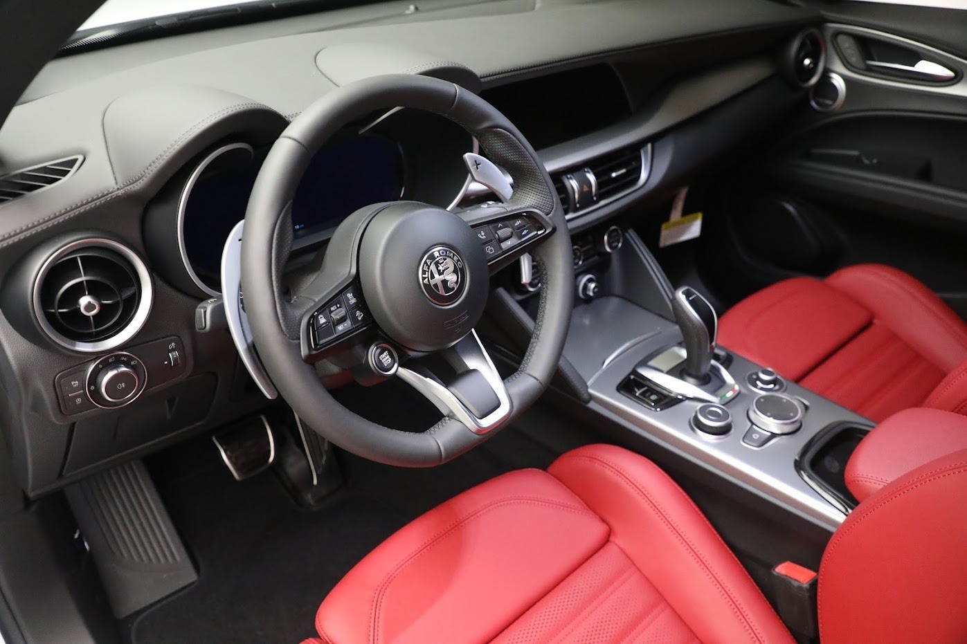 New 2024 Alfa Romeo Stelvio Veloce | St. Petersburg, FL