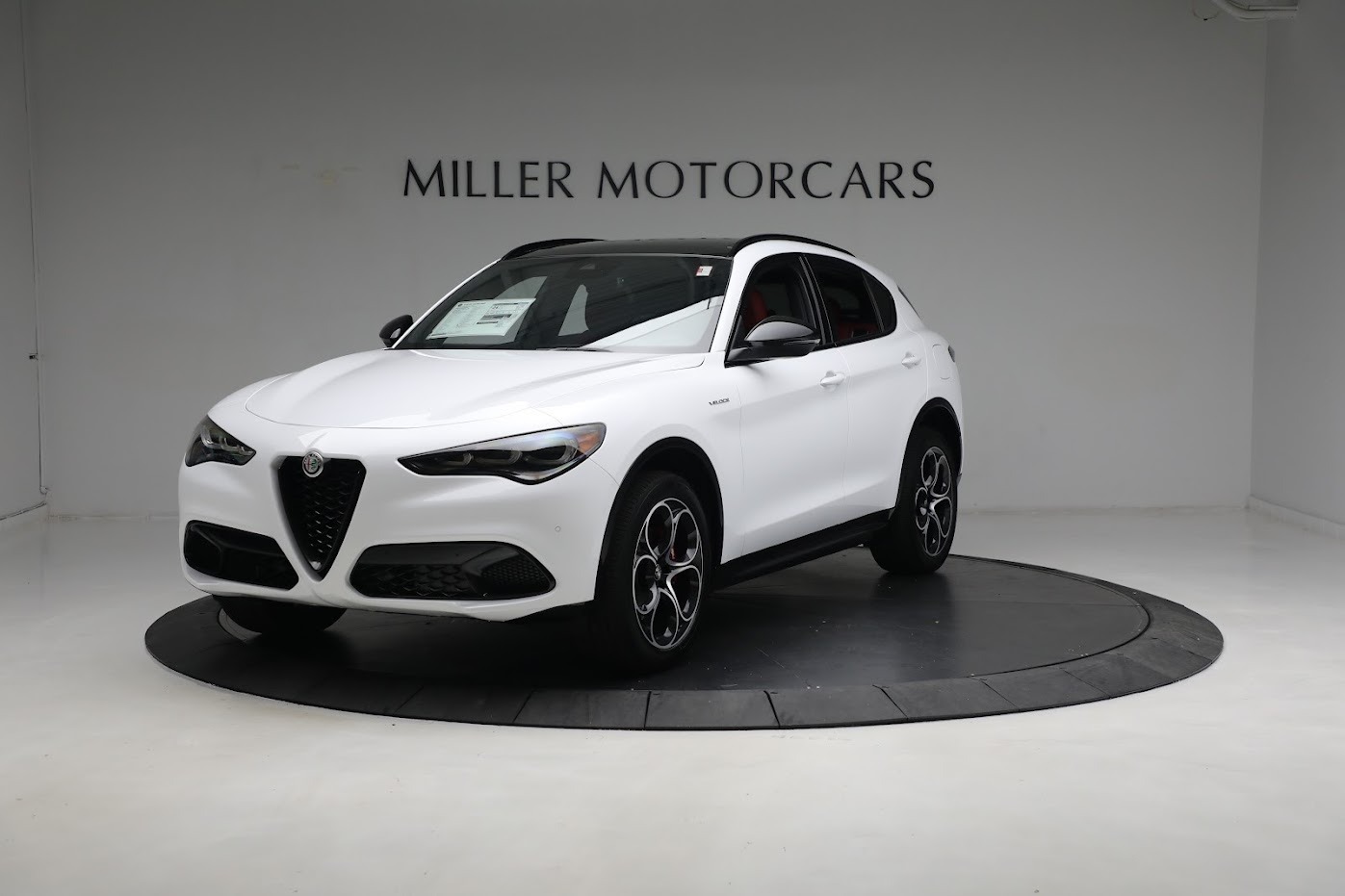New 2024 Alfa Romeo Stelvio Veloce | St. Petersburg, FL