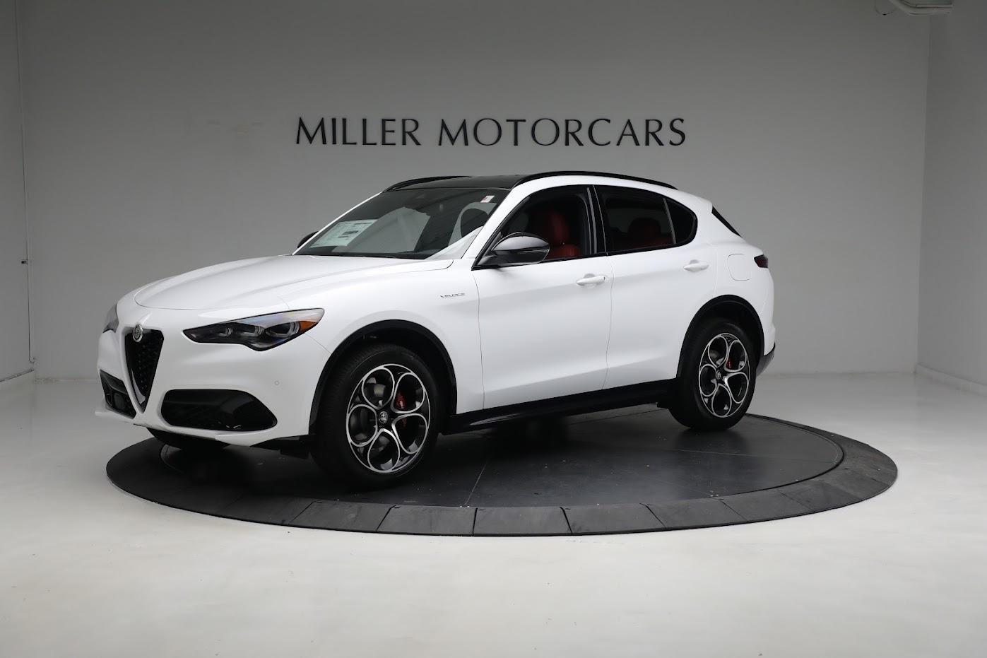 New 2024 Alfa Romeo Stelvio Veloce | St. Petersburg, FL