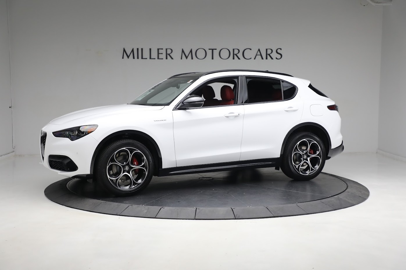New 2024 Alfa Romeo Stelvio Veloce | St. Petersburg, FL